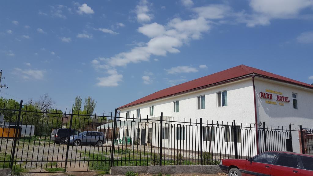 Park Hotel&Hostel Karakol Exterior foto